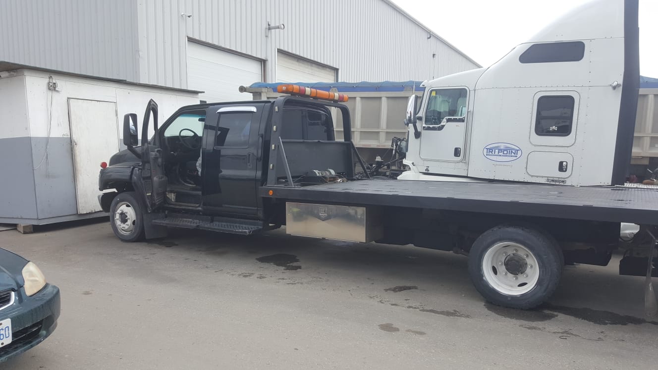 GMC 5500 TOW TRUCK Junk or Scrap Removal