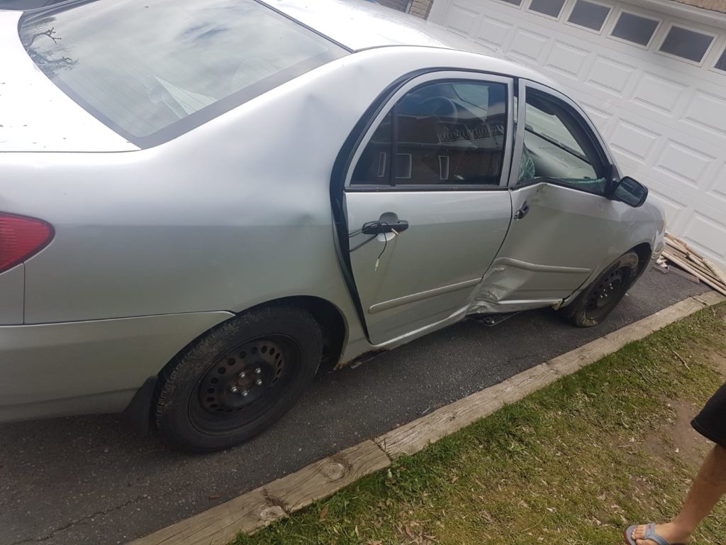 Car hauling Chevrolet Traverse – Scrap Car Removal in Mississauga, Toronto and Brampton